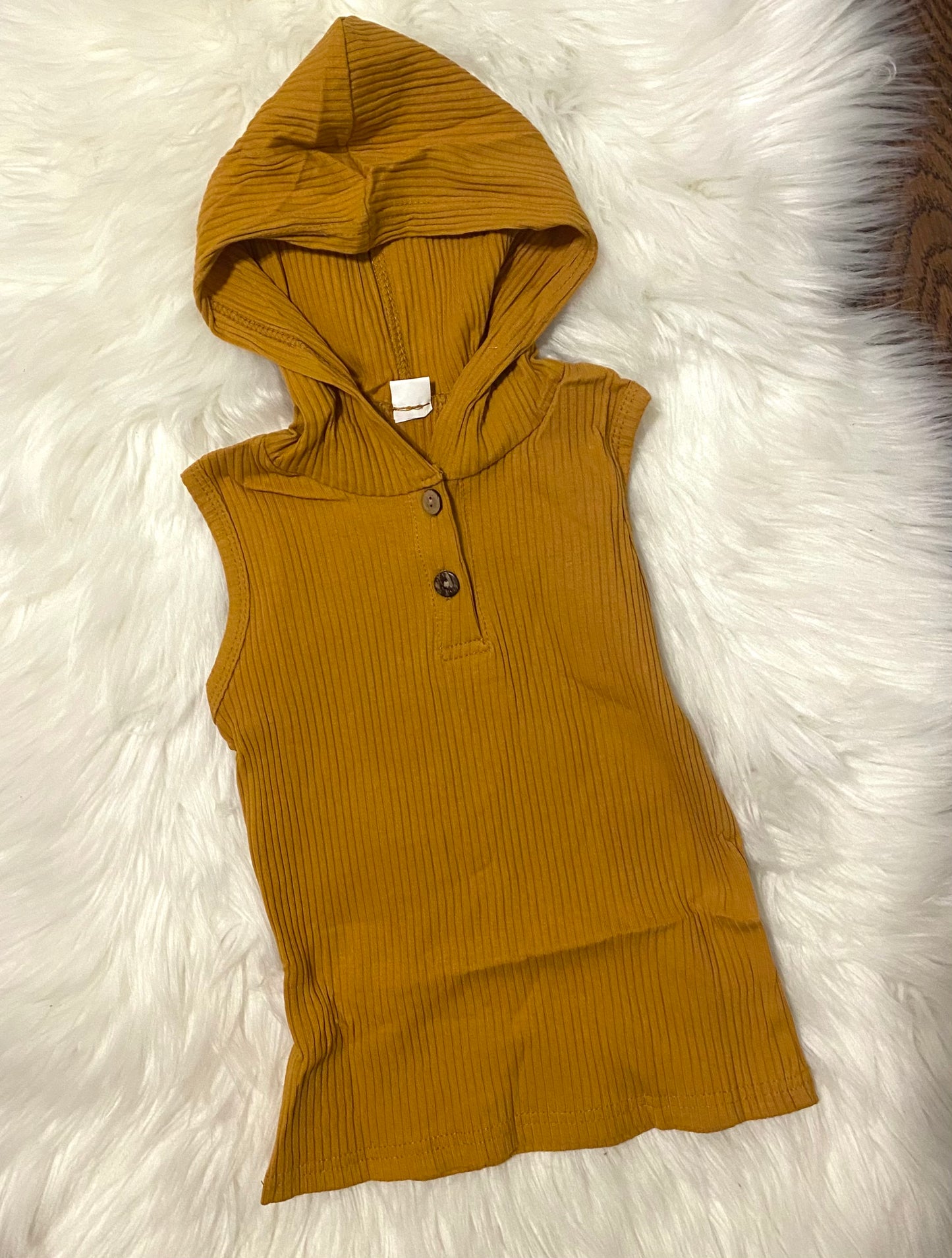 Ribbed Sleeveless Tee